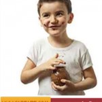 چطور لکه شکلات را از روی لباس پاک کنیم