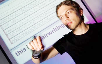 با دستکش جادویی، روی هوا تایپ کنید! 