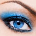 آرایش چشم با سایه آبی